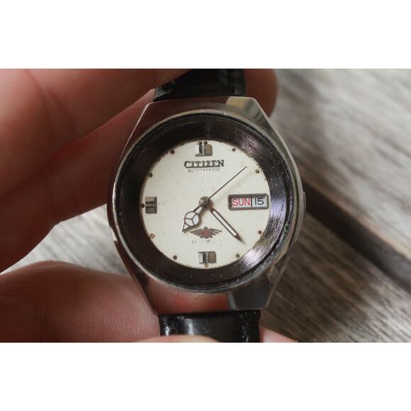 Vintage 1973 Citizen Automatic Mens Silver Watch W/daydate & White accents